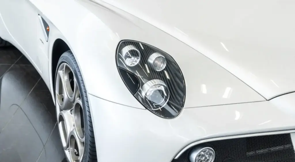 Los tres Alfa Romeo 8C que te quitarán las ganas de conducir un 33 Stradale... Y por la mitad de dinero 46 Motor16 2010 Alfa Romeo 8C Spider White tominiclassics 11 Motor16