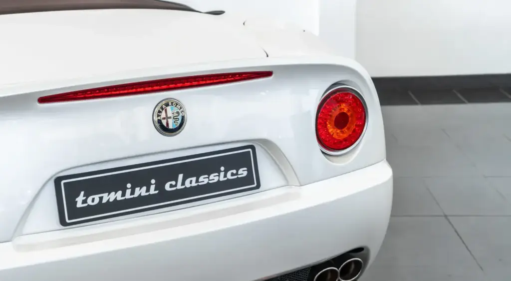 Los tres Alfa Romeo 8C que te quitarán las ganas de conducir un 33 Stradale... Y por la mitad de dinero 48 Motor16 2010 Alfa Romeo 8C Spider White tominiclassics 13 Motor16