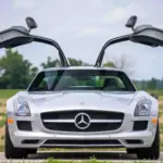 El Mercedes SLS AMG que ha hecho explotar a la banca tiene solo 404 kilómetros