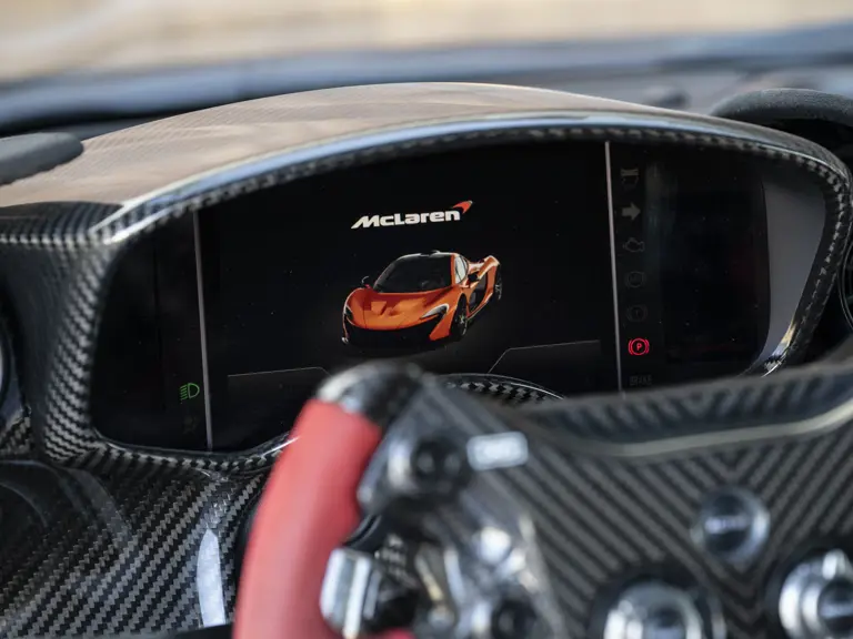 Como este McLaren P1 solo hay cuatro en el mundo y RM Sotheby's lo pone en juego 28 Motor16 2014 McLaren P1 GT Lanzante 13 Motor16