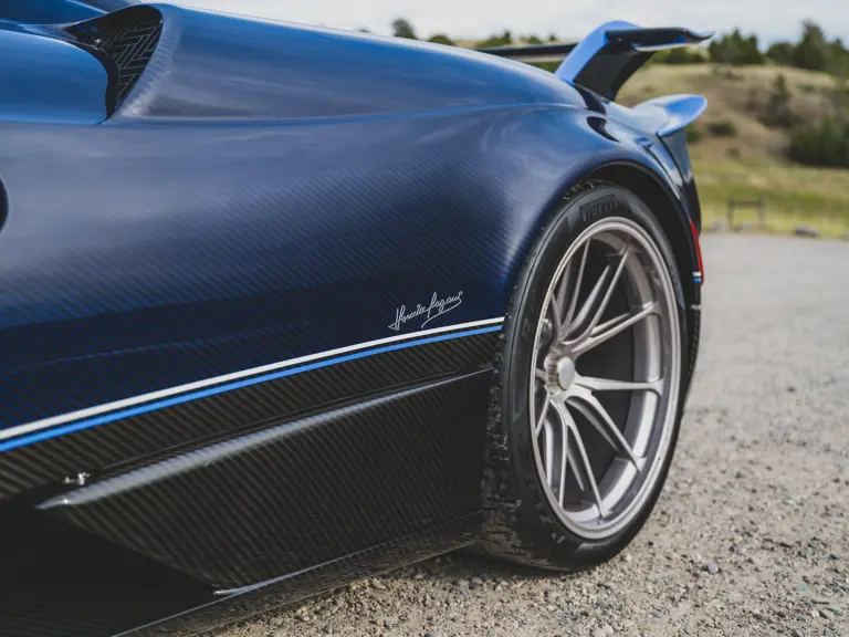 2024 pagani huayra roadster executor manual 18 Motor16