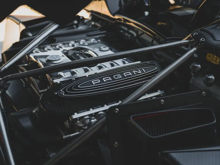 2024 pagani huayra roadster executor manual 20 Motor16