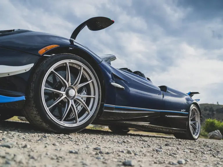 2024 pagani huayra roadster executor manual 6 Motor16