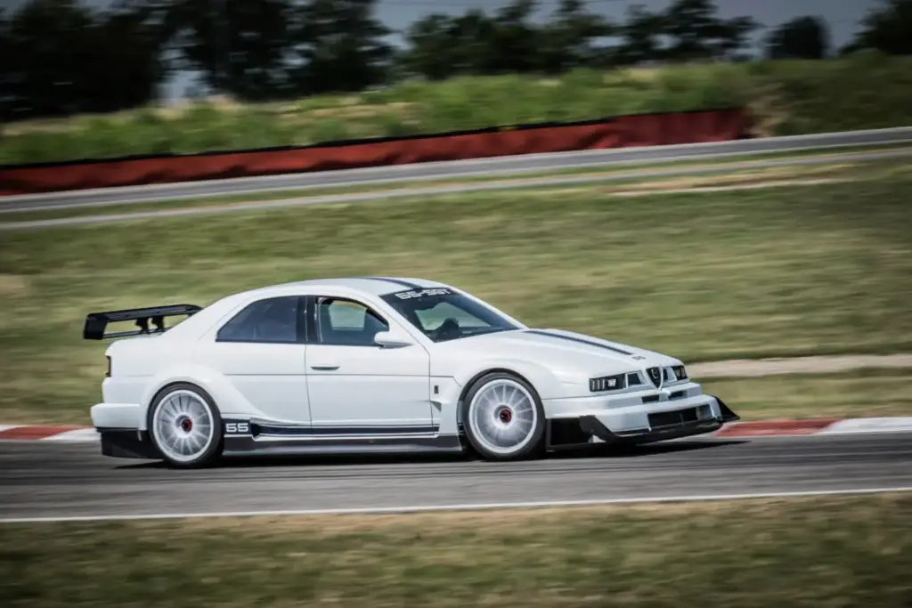 SGT reedita el mítico Alfa Romeo 155 del DTM con esta criatura de la que fabricarán 55 unidades 15 Motor16 2026 55 SGT Alfa Romeo 155 DTM 11 Motor16