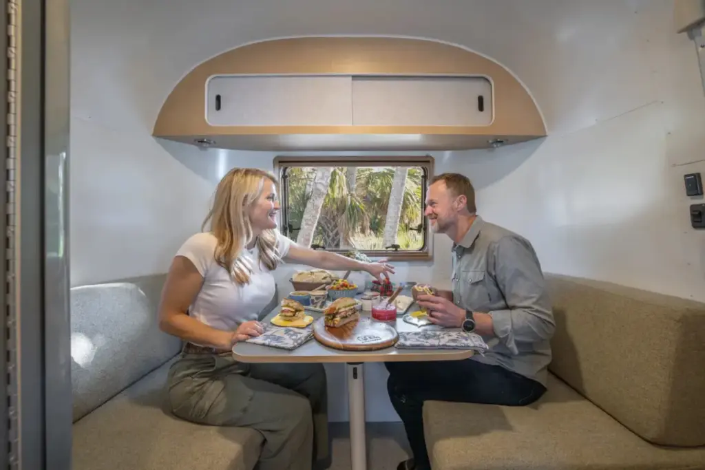 2026 Airstream World Traveler 17RB 11 Motor16