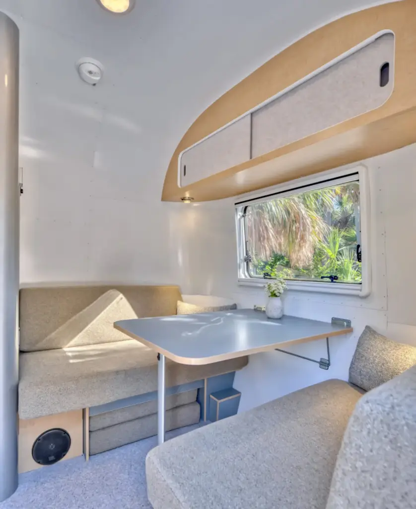 2026 Airstream World Traveler 17RB 13 Motor16