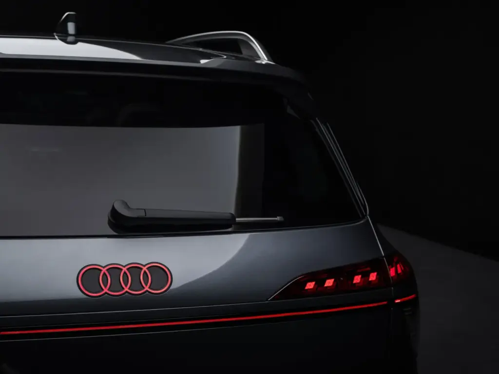 2026 Audi Q9 reveal 18 Motor16