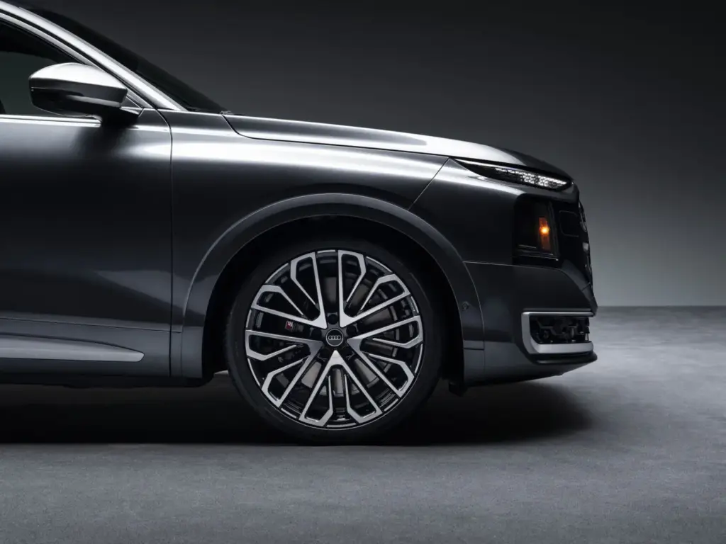 2026 Audi Q9 reveal 22 Motor16