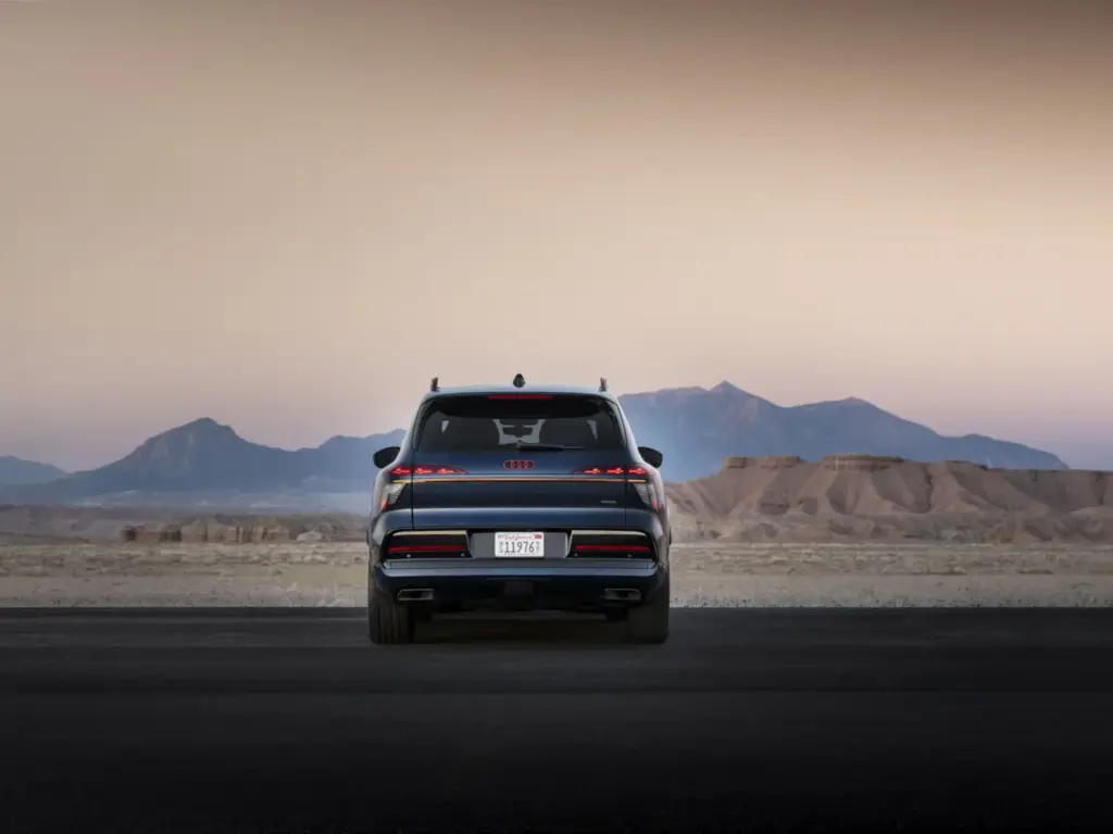 2026 Audi Q9 reveal 28 Motor16