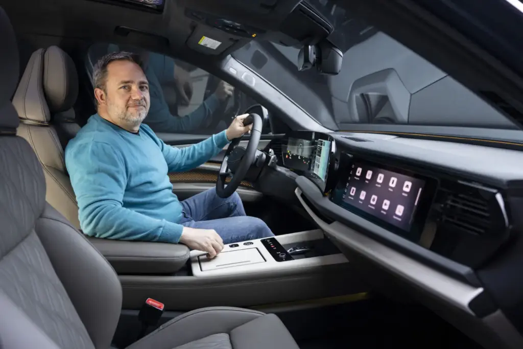 2026 Audi Q9 reveal 56 Motor16