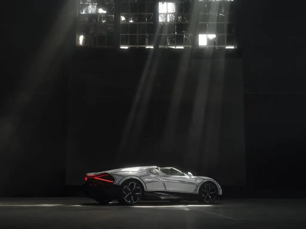 Blanc Éternel: El Bugatti W16 Mistral que coquetea con la porcelana más fina 13 Motor16 2026 BUGATTI Sur Mesure W16 Mistral blanc eternel 17 Motor16