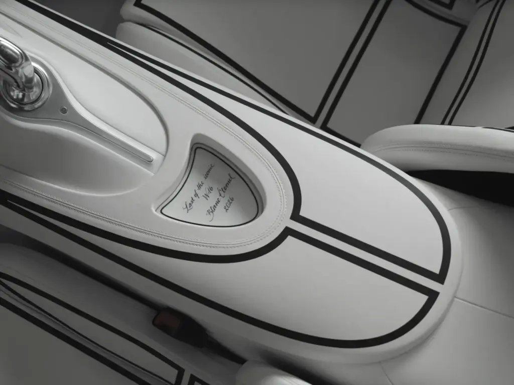 Blanc Éternel: El Bugatti W16 Mistral que coquetea con la porcelana más fina 24 Motor16 2026 BUGATTI Sur Mesure W16 Mistral blanc eternel 22 Motor16