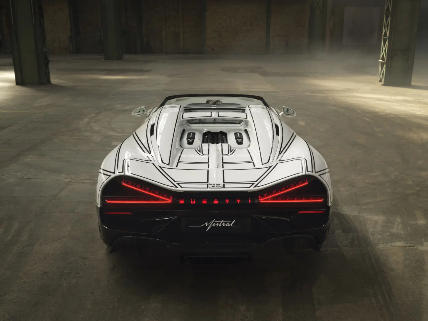 2026 Bugatti W16 Mistral Blanc Éternel. Imagen portada.