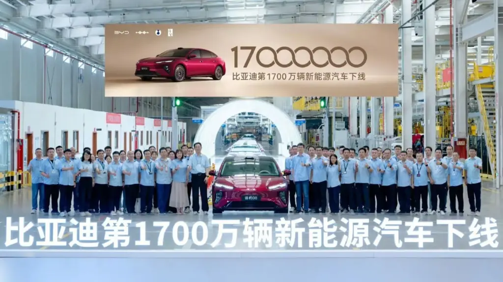 BYD alcanza los 17 millones de coches enchufables: un hito que refleja su dominio global con un coche cada siete segundos 1 Motor16 2026 BYD SEAL 08. BYD 17 millones NEV. Imagen portada.