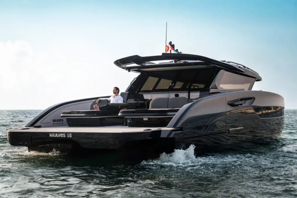 Brabus ha creado este Ultima 55, un catamarán con casi tres veces la potencia de un G 63 AMG 8 Motor16 2026 Brabus Ultima 55 catamaran 10 Motor16