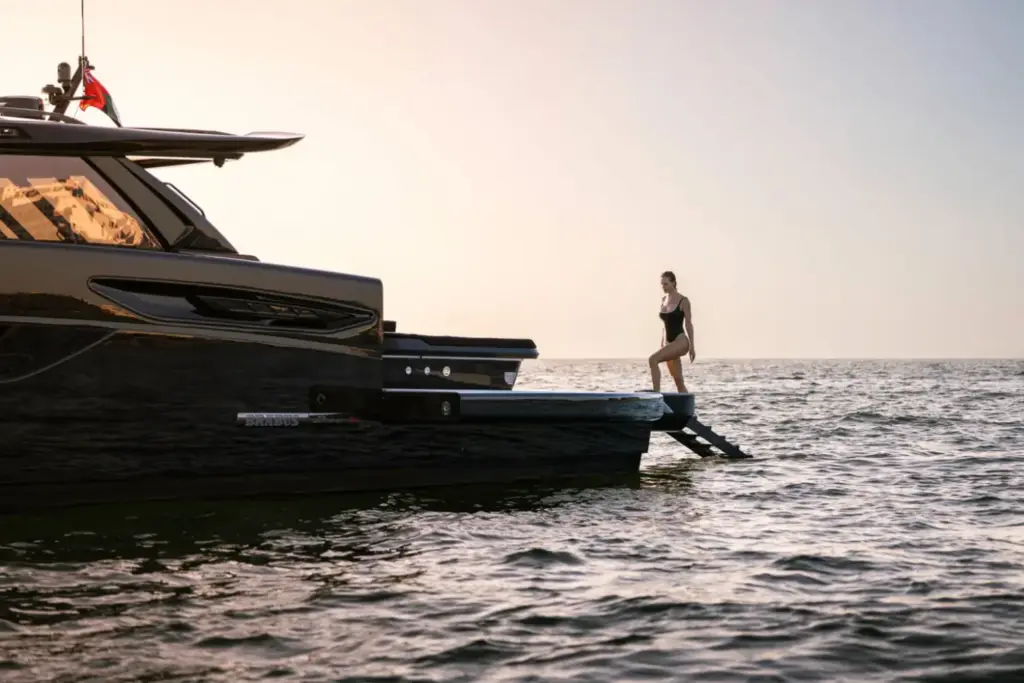 Brabus ha creado este Ultima 55, un catamarán con casi tres veces la potencia de un G 63 AMG 9 Motor16 2026 Brabus Ultima 55 catamaran 15 Motor16