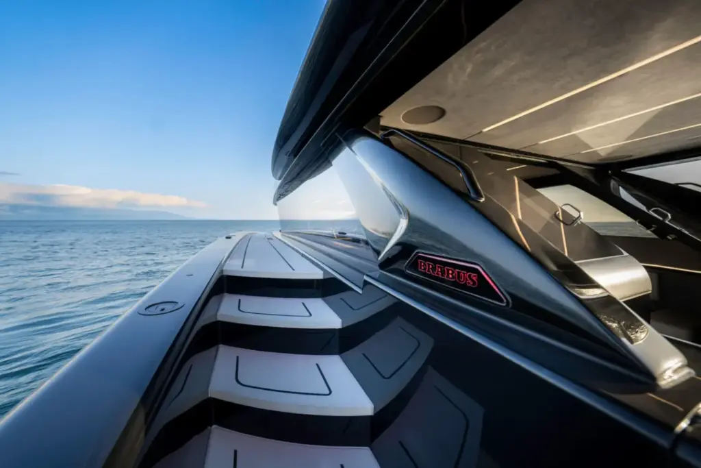 Brabus ha creado este Ultima 55, un catamarán con casi tres veces la potencia de un G 63 AMG 14 Motor16 2026 Brabus Ultima 55 catamaran 2 Motor16
