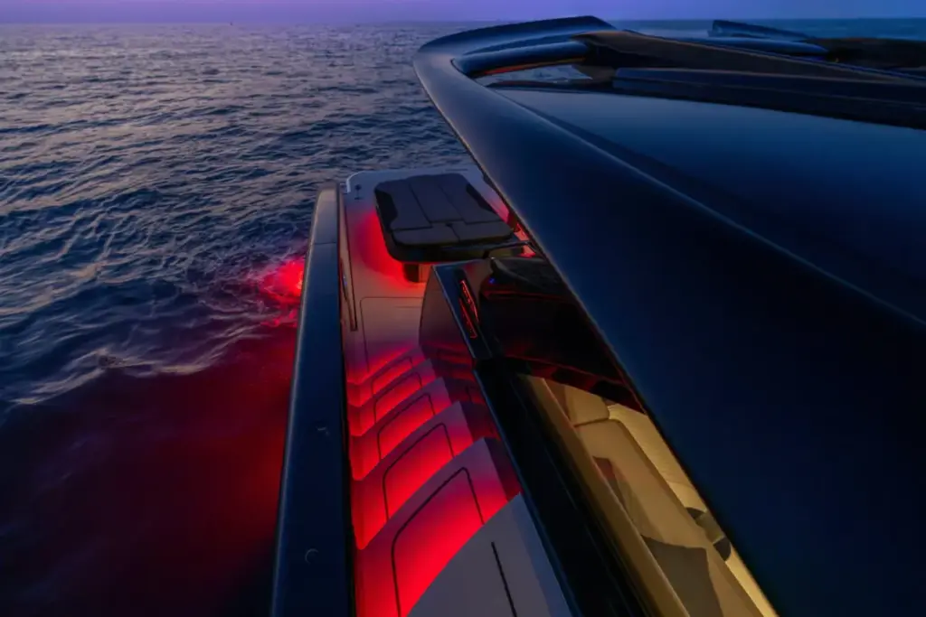 Brabus ha creado este Ultima 55, un catamarán con casi tres veces la potencia de un G 63 AMG 13 Motor16 2026 Brabus Ultima 55 catamaran 20 Motor16