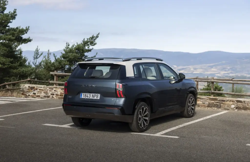 GAC Aion V: Conducimos el SUV eléctrico con el que entran por la puerta grande 1 Motor16 2026 GAC Aion V. Imagen trasera.