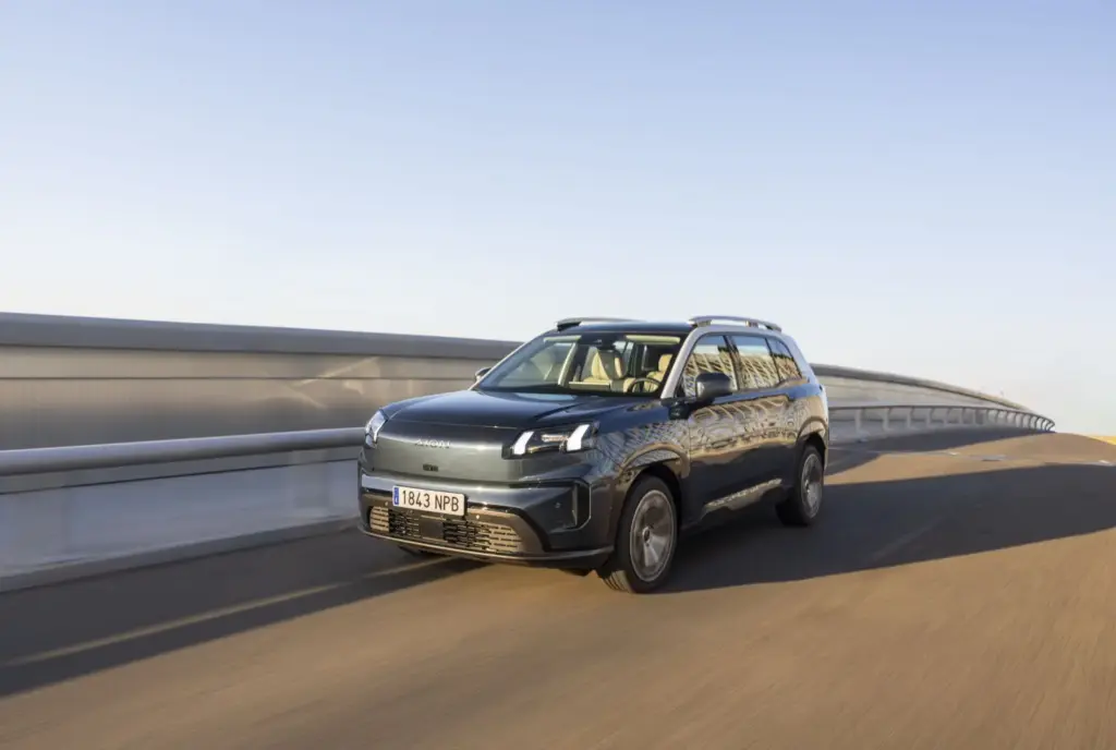 GAC Aion V: Conducimos el SUV eléctrico con el que entran por la puerta grande 4 Motor16 2026 GAC Aion V. Imagen movimiento.