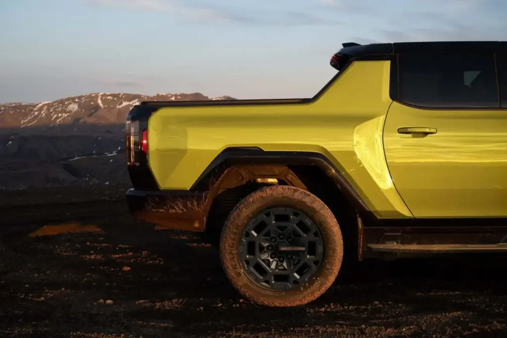 GMC Hummer EV Icon | 25: El homenaje a un monstruo nacido hace 25 años que gastaba 21,4 l/100 km 12 Motor16 2026 GMC Hummer EV Icon 25 10 Motor16
