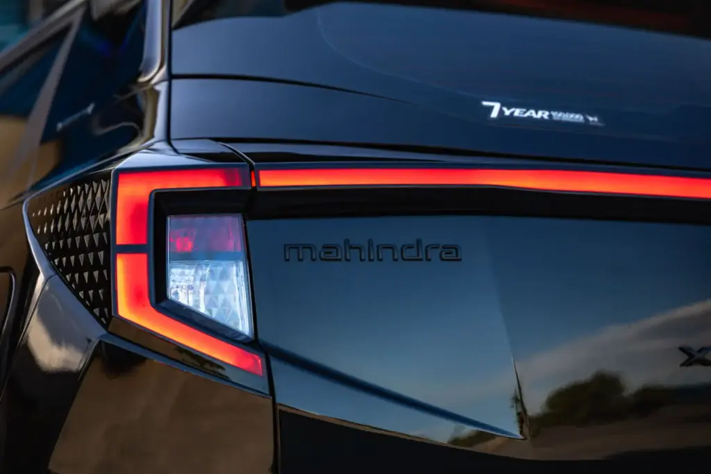 2026 Mahindra XUV 3XO Black Edition 15 Motor16