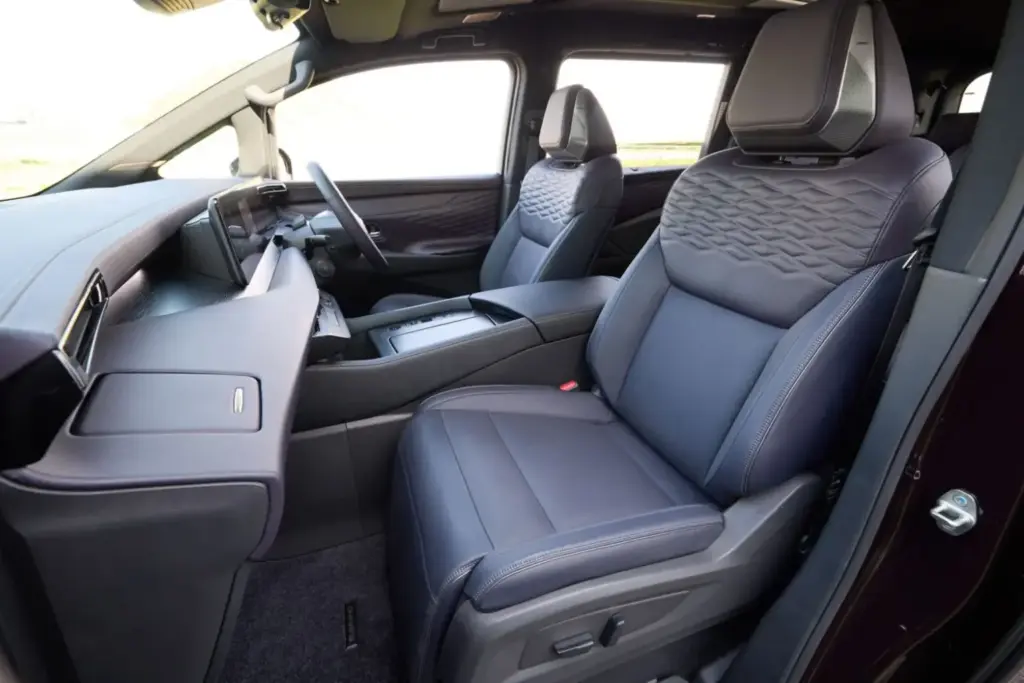 2026 Nissan Elgrand Japon 14 Motor16