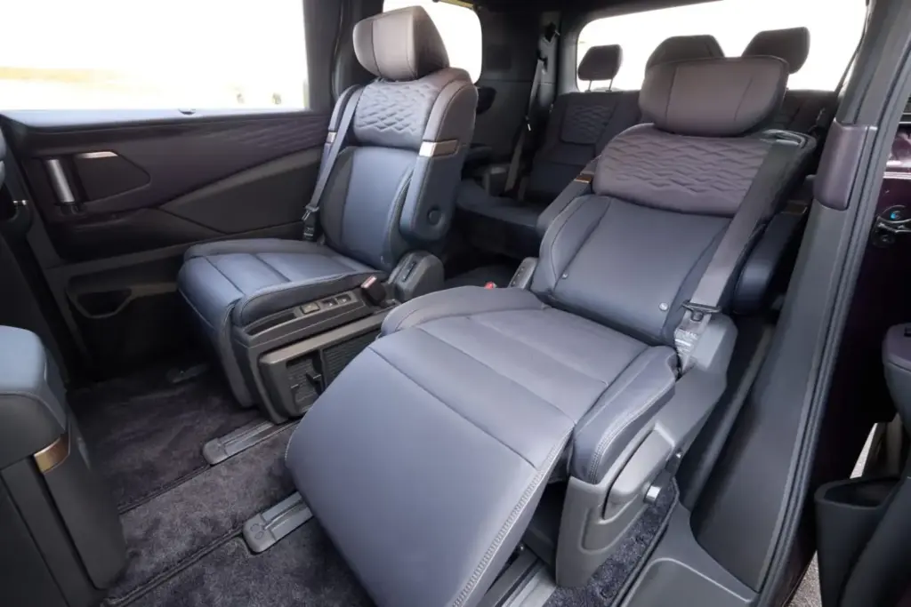 2026 Nissan Elgrand Japon 15 Motor16