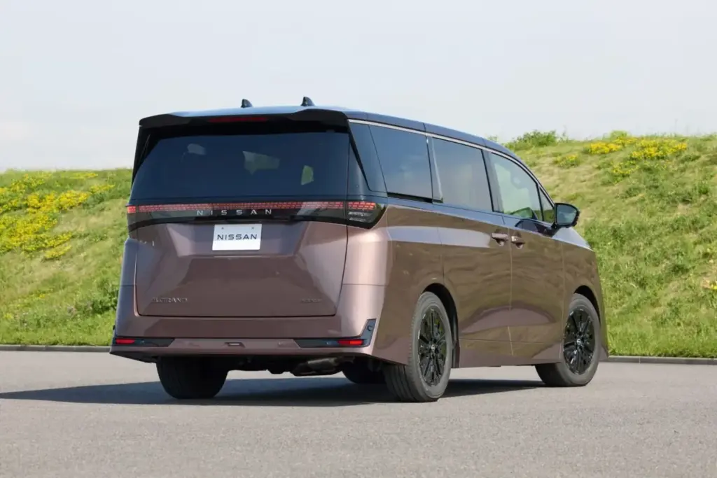 2026 Nissan Elgrand Japon 24 Motor16