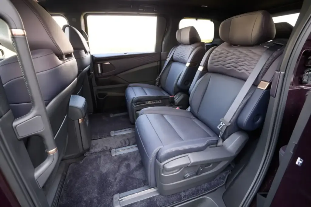 2026 Nissan Elgrand Japon 27 Motor16