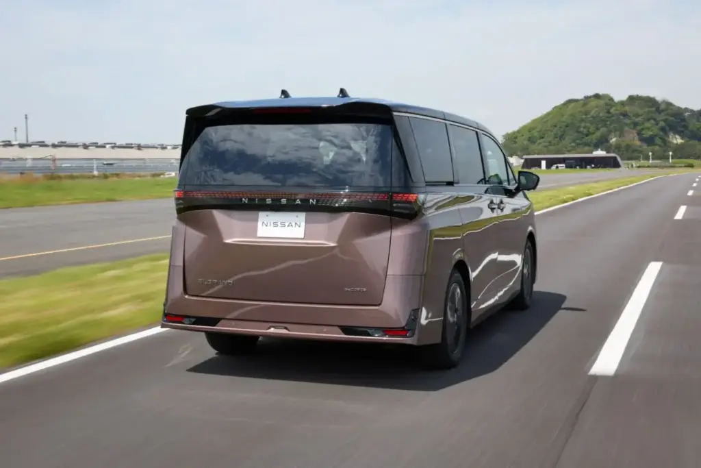 2026 Nissan Elgrand Japon 28 Motor16