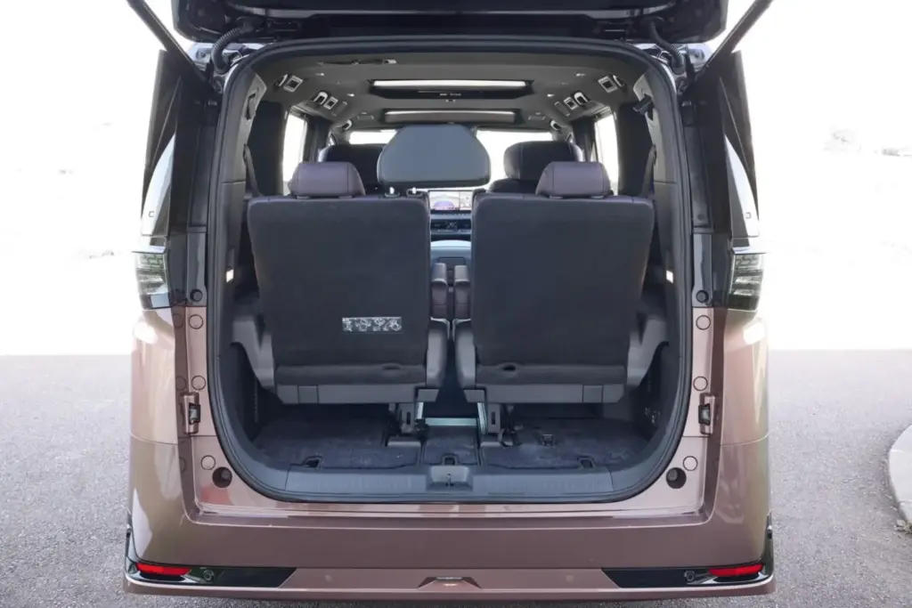 2026 Nissan Elgrand Japon 33 Motor16