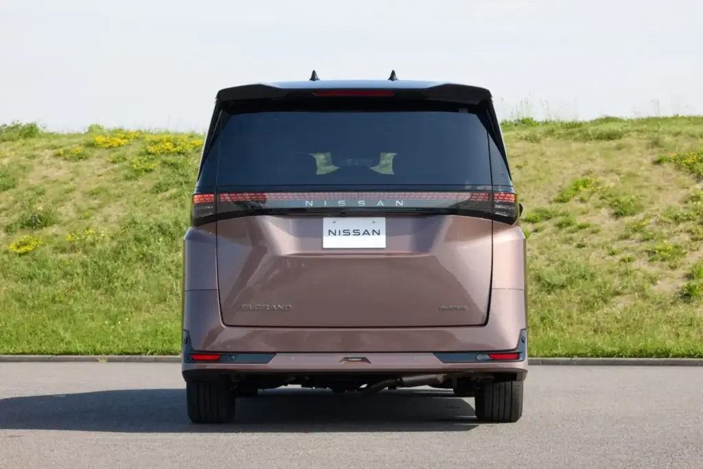 2026 Nissan Elgrand Japon 6 Motor16