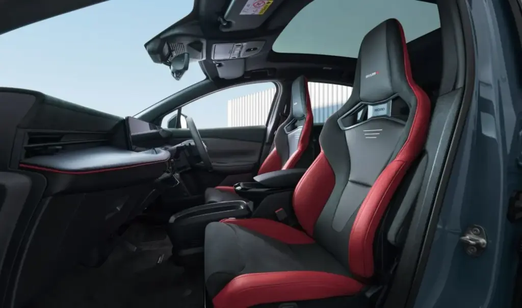 2026 Nissan Leaf Nismo. Imagen interior.