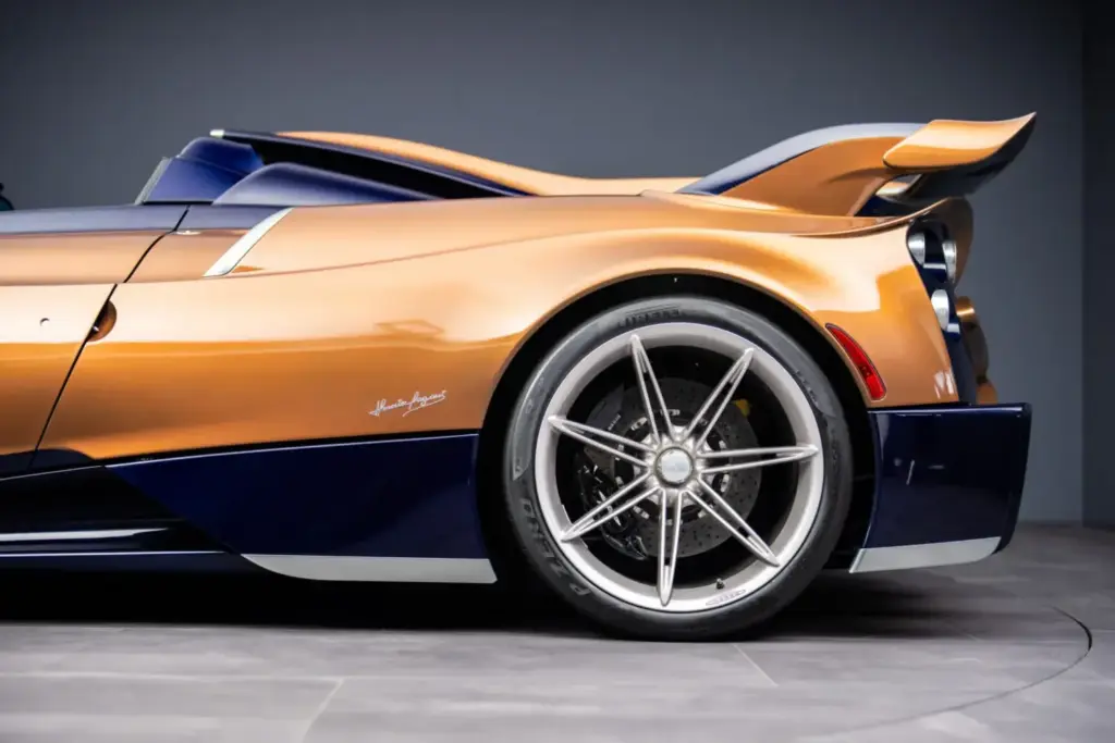 Horacio Pagani construye el Huayra que hubiera creado Leonardo Da Vinci por su 70 cumpleaños 9 Motor16 2026 Pagani Huayra 70 Derecho 6 Motor16