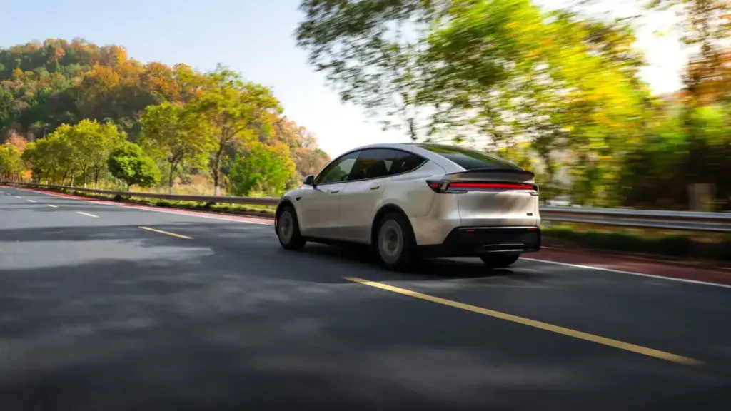 Tesla Model Y L: A unos 600 euros el centímetro adicional 7 Motor16 2026 Tesla Model Y L Premium Launch Series 3 Motor16