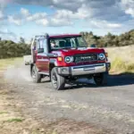 El incombustible Toyota Land Cruiser 70 se actualiza bajo el capó para no desaparecer del mapa