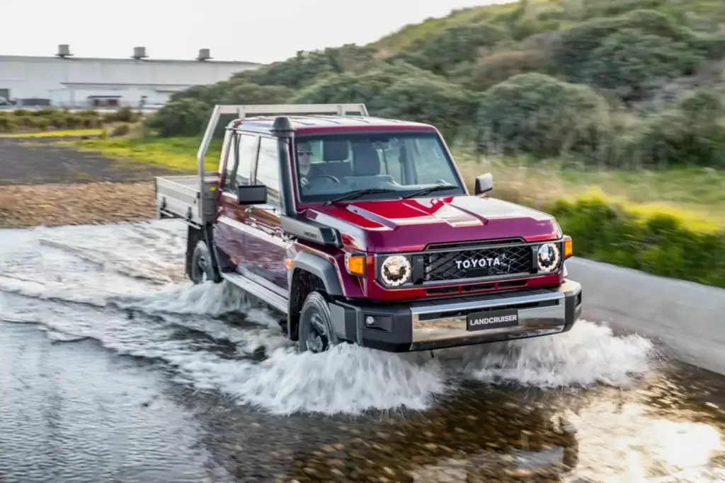 El incombustible Toyota Land Cruiser 70 se actualiza bajo el capó para no desaparecer del mapa 9 Motor16 2026 Toyota Land Cruiser Serie 70 Australia 14 Motor16