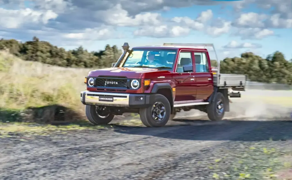 El incombustible Toyota Land Cruiser 70 se actualiza bajo el capó para no desaparecer del mapa 6 Motor16 2026 Toyota Land Cruiser Serie 70 Australia 15 Motor16