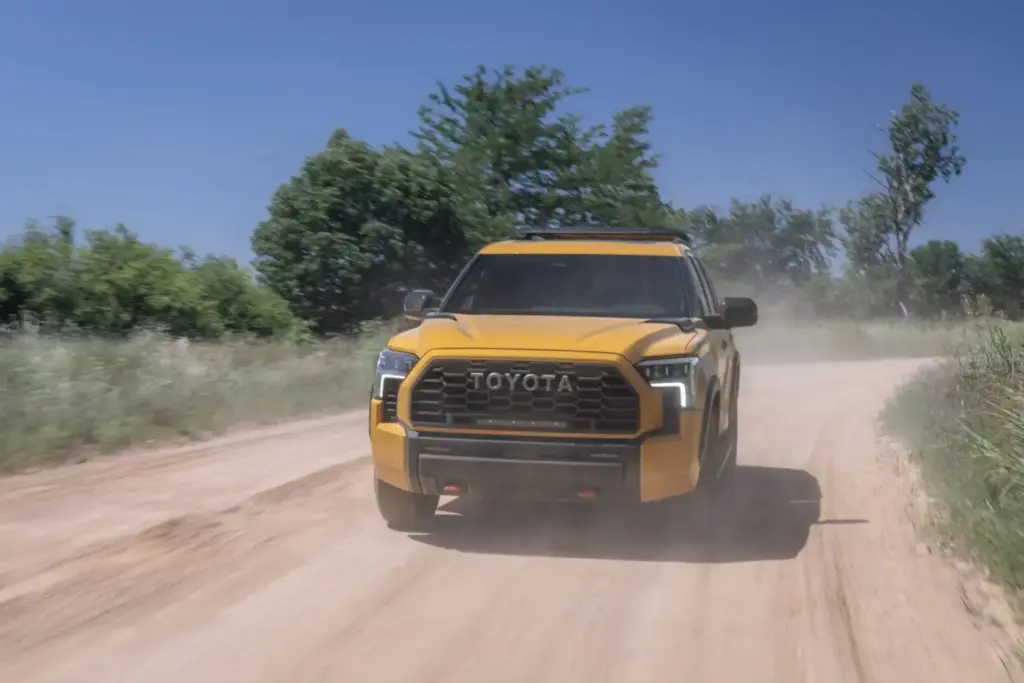 Los Toyota más aventureros del momento se visten de un exclusivo color amarillo 5 Motor16 2026 Toyota Sequoia TRD Pro HoneyComb 3 Motor16