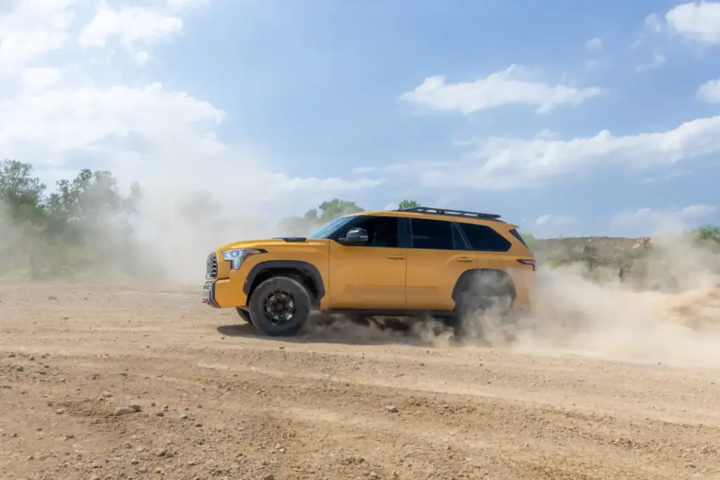 Los Toyota más aventureros del momento se visten de un exclusivo color amarillo 8 Motor16 2026 Toyota Sequoia TRD Pro HoneyComb 6 Motor16