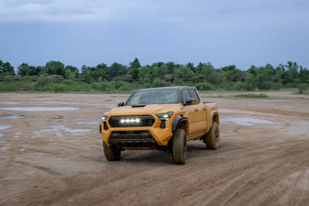 Los Toyota más aventureros del momento se visten de un exclusivo color amarillo 23 Motor16 2026 Toyota TRD Pro Gama 3 Motor16