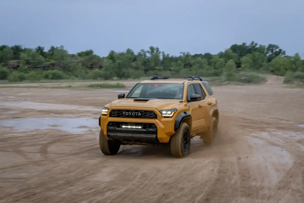 Los Toyota más aventureros del momento se visten de un exclusivo color amarillo 24 Motor16 2026 Toyota TRD Pro Gama 4 Motor16