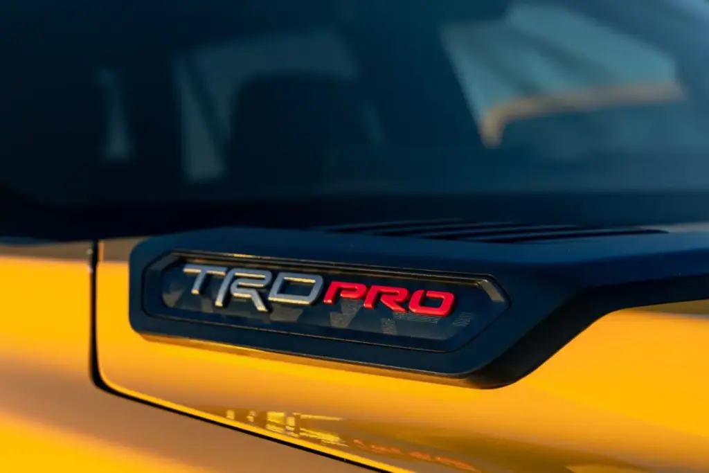 Los Toyota más aventureros del momento se visten de un exclusivo color amarillo 45 Motor16 2026 Toyota Tundra TRD Pro HoneComb 11 Motor16