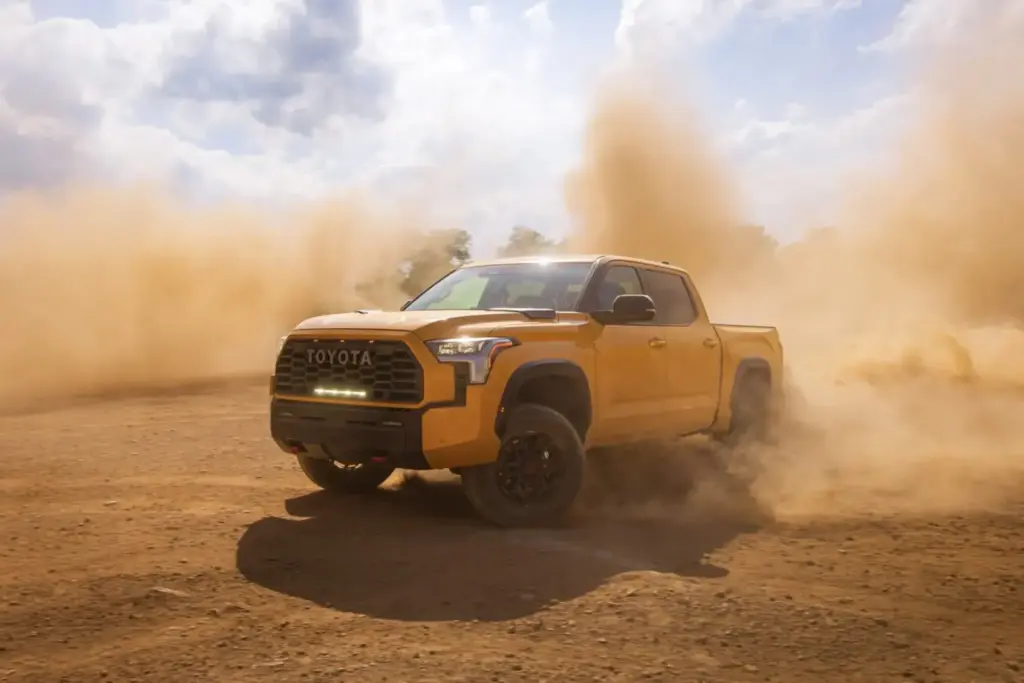 Los Toyota más aventureros del momento se visten de un exclusivo color amarillo 43 Motor16 2026 Toyota Tundra TRD Pro HoneComb 9 Motor16