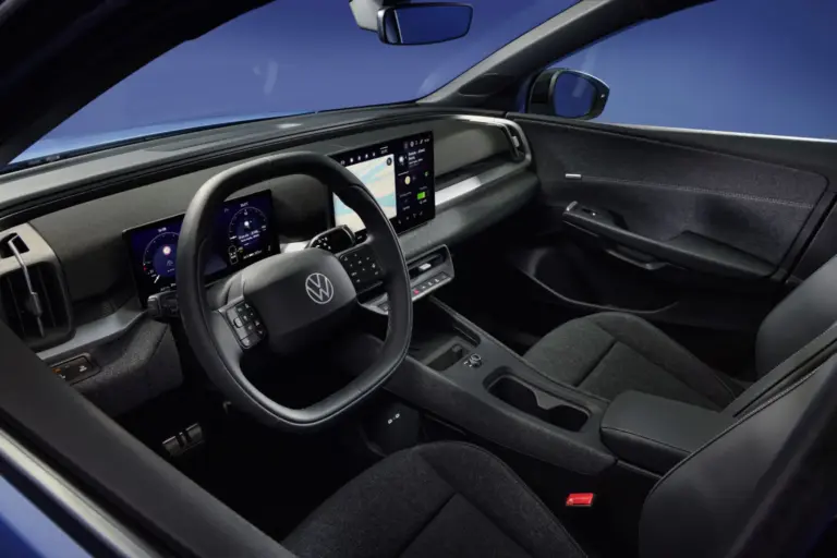 Volkswagen ID. Cross: pantalla de 13 pulgadas, Digital Cockpit y asistente que frena en semáforos