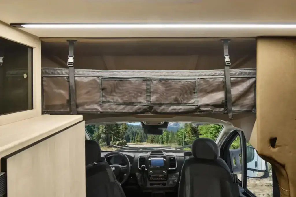 2026 Winnebago Elora Resa autocaravana 14 Motor16