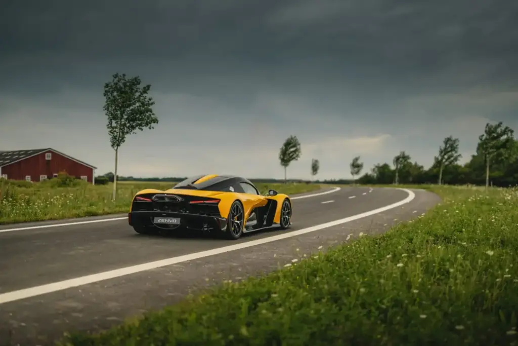 Zenvo Aurora: el hiperdeportivo cuyo V12 promete cortar la respiración 11 Motor16 2026 Zenvo Aurora Tur 3 Motor16