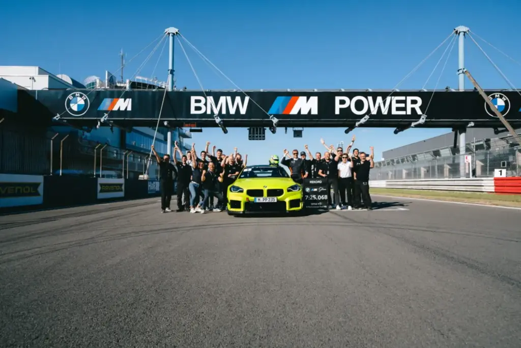 El BMW M2 cargado de chucherías que da sopas con honda al M2 CS en Nürburgring 1 Motor16 2026 BMW M2 Track Kit M Performance. Imagen.