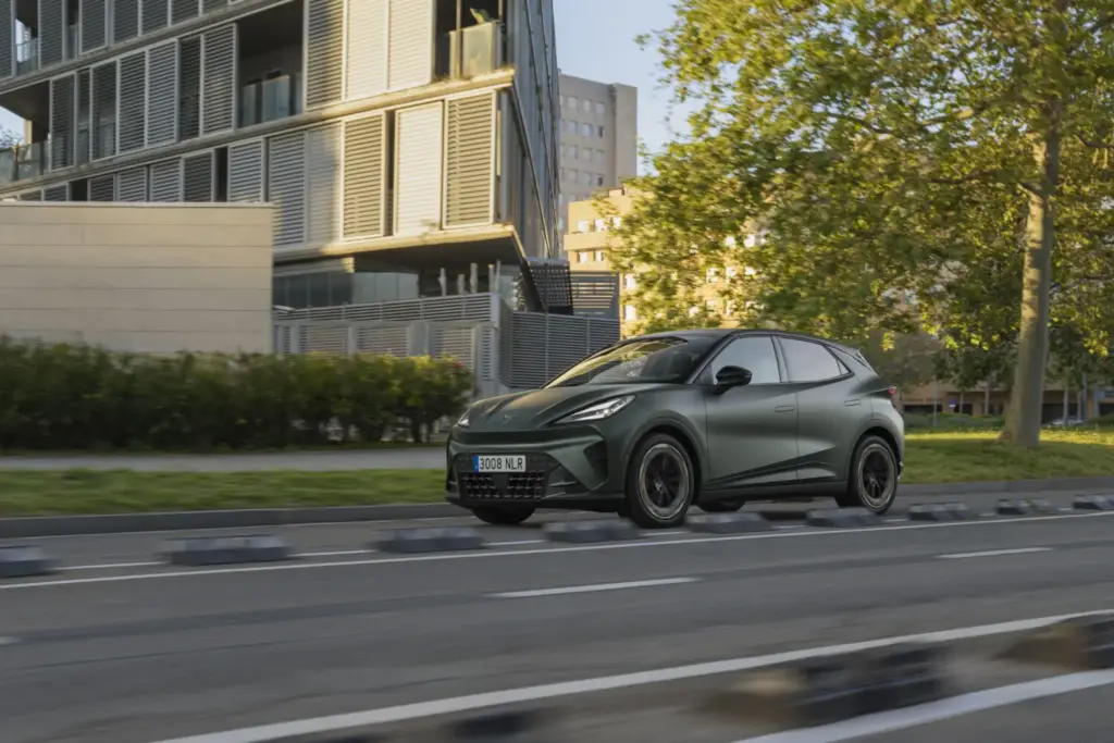 Plus: El CUPRA Raval de acceso con 328 kilómetros de autonomía y desde 25.000 euros 6 Motor16 2026 cupra raval plus 4 Motor16